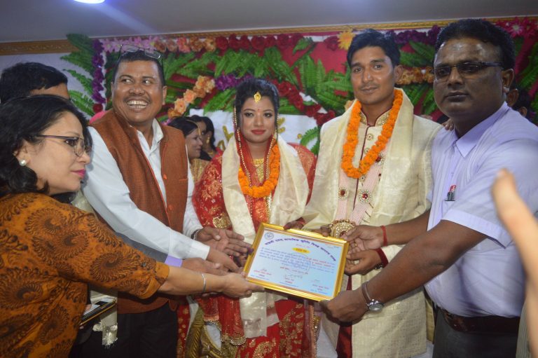 जागरण मञ्च द्वारा दाइजोविना विवाह गर्ने इन्जिनियर जोडी सम्मानित
