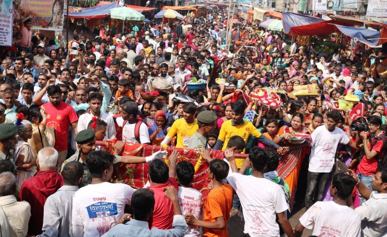 आज फुलपाति अर्थात वीरगंज मेला, हेर्नु होस फोटोफिचर