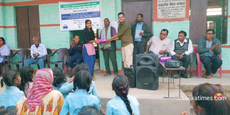लैङ्गिक हिंसा दुव्र्यवहार छैन हामीलाई स्वीकार भन्दै किशोरीरुले गरे वक्तृत्वकला