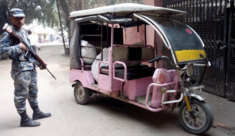 ई-रिक्सामा राखेर भारत तर्फ लैजादै गरेको अवस्थामा मरिच बरामद