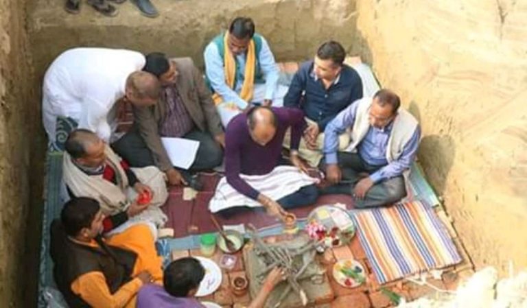 ६ कराेडकाे लागतमा निर्माण हुने नरसिंह मा.वि.को भवन नगर प्रमुखद्वारा शिलान्यस