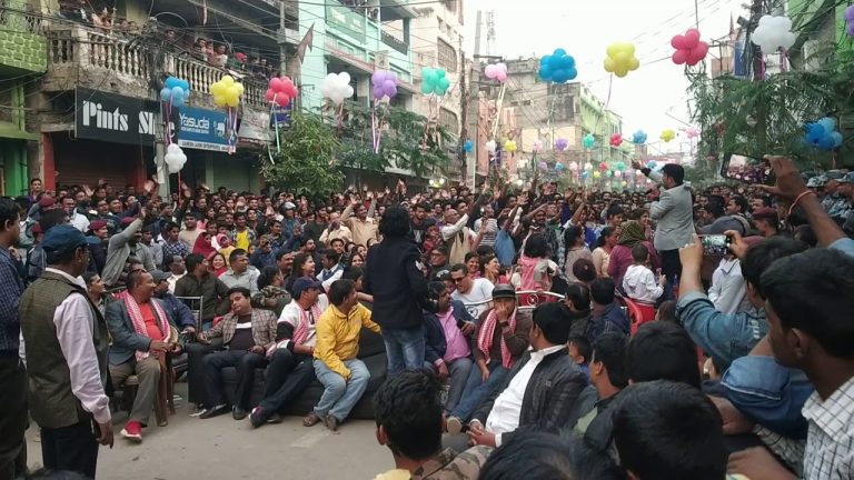गायक हेमन्त शर्माले यसरी नचाए, हेर्नुहो भिडियोमा