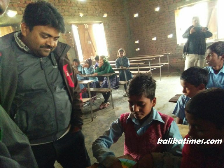 सखुवा प्रसौनी गाउँपालिका अन्तर्गका विद्यालयहरुको अध्यक्ष जयसवालद्वारा अनुगमन तथा निरिक्षण