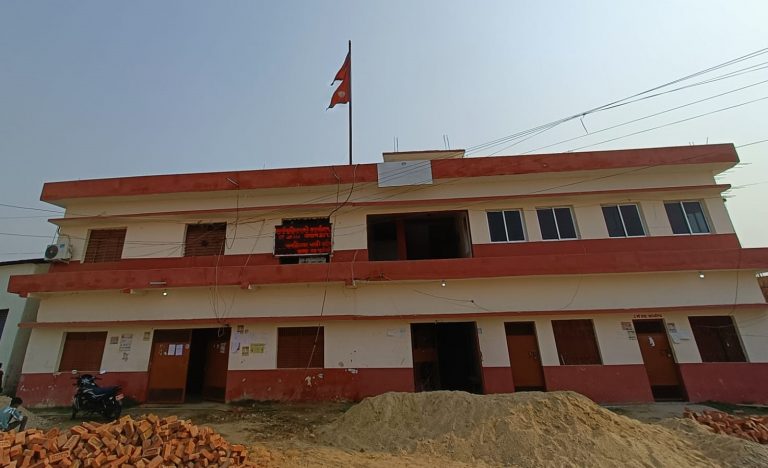 पकहाँ मैनपुरले मागेकाे दुई विषय शिक्षककाे लागि दरखास्त परेन