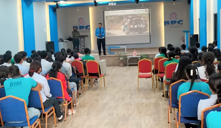 ट्राफिक नियम सम्बन्धी सचेतना कार्यक्रम सम्पन्न