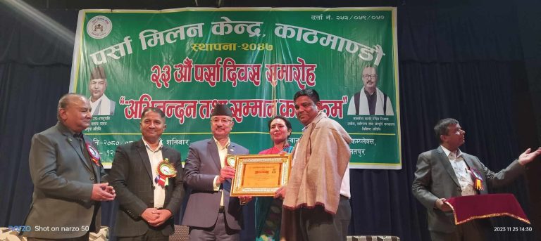 पत्रकार ध्रुव साह सम्मानित
