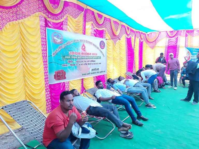 पटेर्वा सुगाैलीमा ३ सय जनाद्वारा रक्तदान