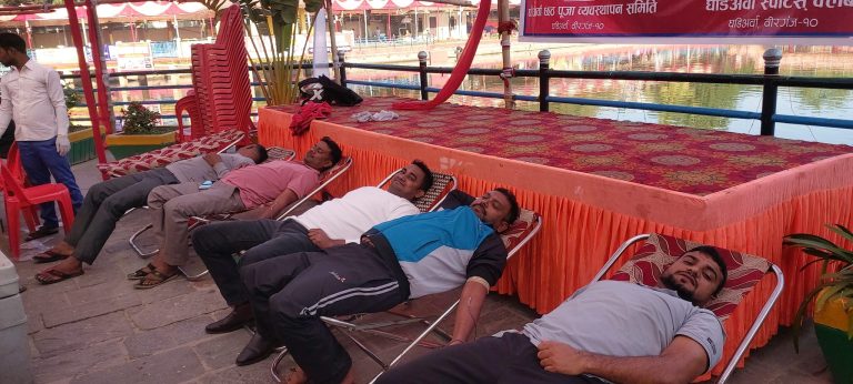 छठ पर्वको उपलक्ष्यमा घडीअर्वामा ५७ जनाद्वारा रक्तदान