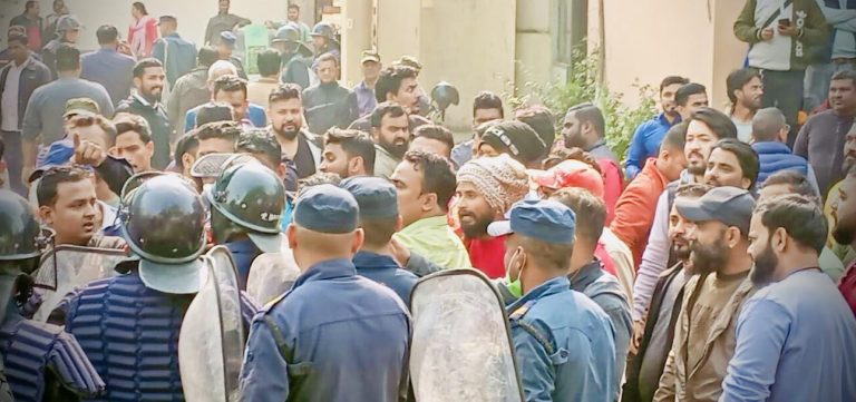 वीरगंज महानगरका प्रमुख र उपप्रमुख पक्ष बीच झडप