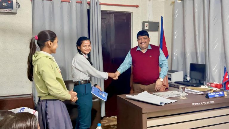 मन्त्रीले बनाए किशोरीहरूलाई साथी