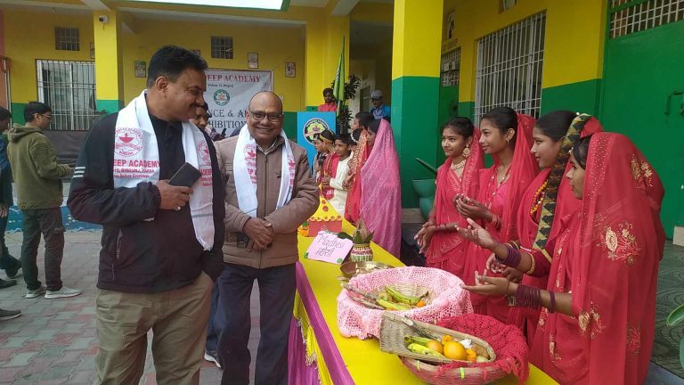 विद्यार्थीहरुद्वारा साइन्स एवं कला प्रदर्शनी