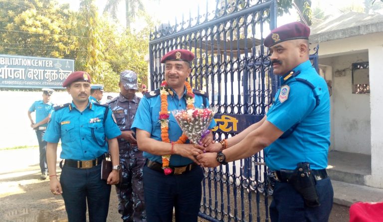 नागरिकको शान्ती सुरक्षामा कुनै सम्झौता नगर्न डिआईजी पोखरेलकाे निर्देशन