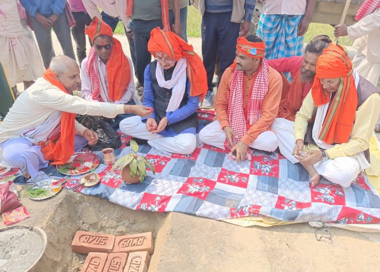 पूर्वमन्त्री रिजालद्वारा जगरनाथपुरको धरमपुरमा स्वास्थ्य चौकी र नालाकाे शिलान्यास