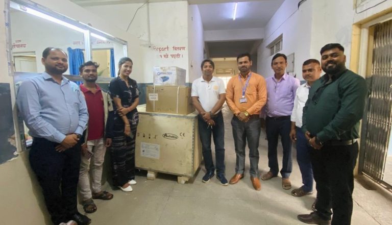 राेट्याक्ट क्लबद्वारा कलैया अस्पताललाई स्वास्थ्य उपकरण सहयाेग
