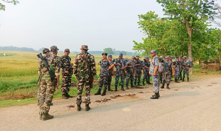 सशस्त्र प्रहरी र भारतीय सुरक्षा फौजको संयुक्त गस्ती
