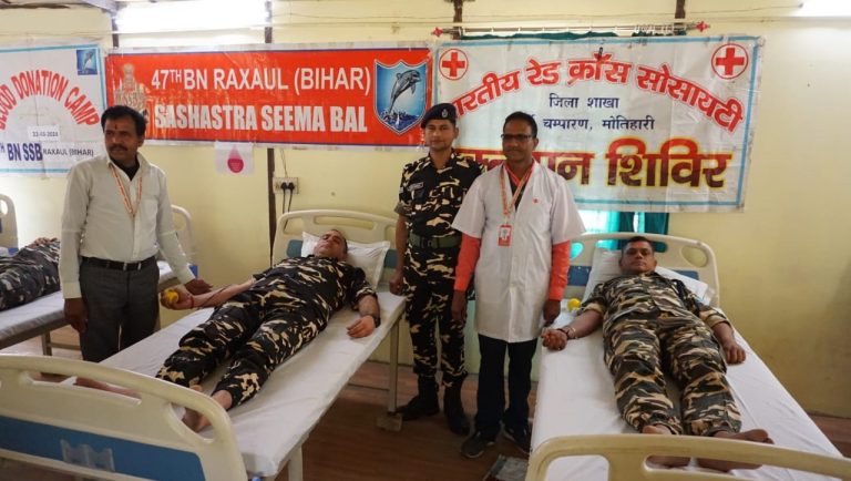 हाेलीकाे अवसरमा काेर एससीबी रक्सौलद्वारा रक्तदान
