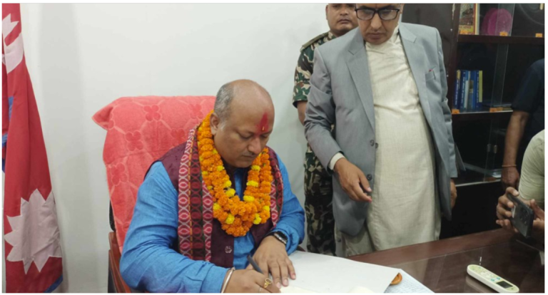 पदभार ग्रहण गर्दै मधेशका मुख्यमन्त्री सिंहले के के गरे निर्णय
