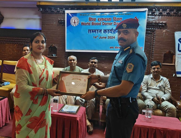 विश्व रक्तदाता दिवसमा रक्तदान गर्ने, गराउने १५५ ब्यक्ति र संस्था सम्मानित