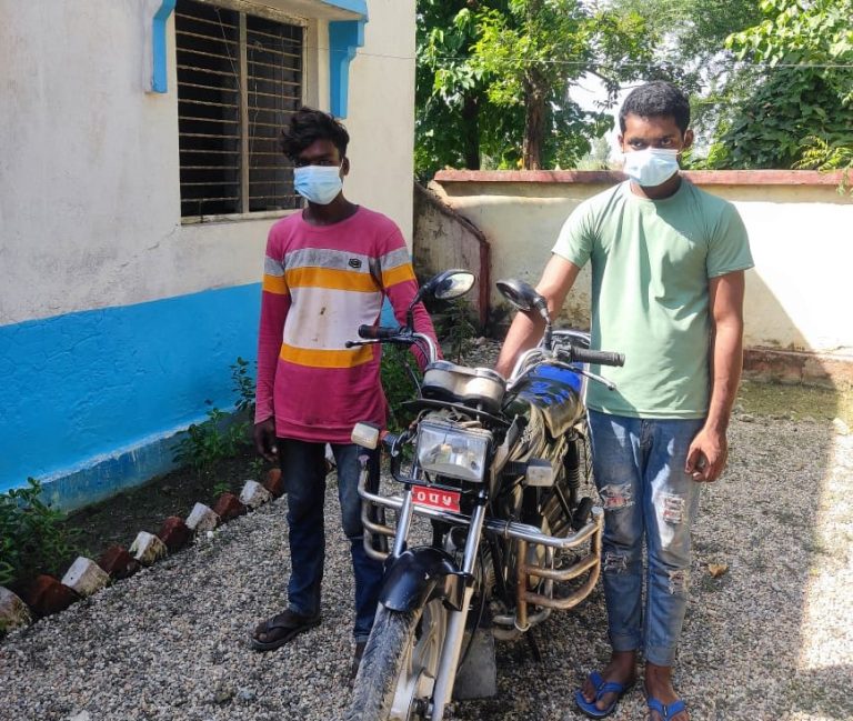 राैतहटमा मोटरसाईकल चोरी गर्ने दुई जना पक्राउ