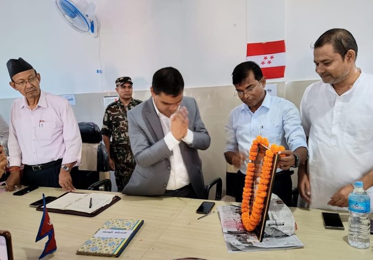 स्वास्थ्य सेवामा सबैको पहुँच स्थापित गर्न सरकार लागी परेको छ : मन्त्री पाैडेल