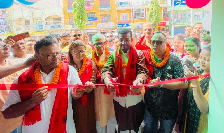 स्माईल डेन्टल क्लिनिक अर्काे ठाउँमा संचालन, मन्त्री यादव र मेयर सिंहले गरे उद्घाटन
