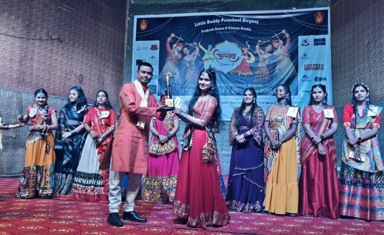 बडा दशैंकाे अवसरमा वीरगंजमा डान्डिया उत्सव सम्पन्न
