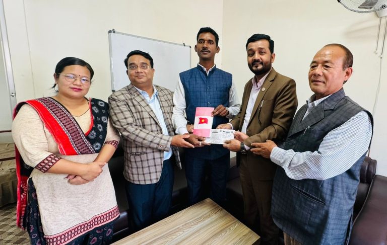 जसपा नेपाल विन्दवासिनीका अध्यक्षले पनि छाडे पार्टी, जसपामा गरे प्रवेश