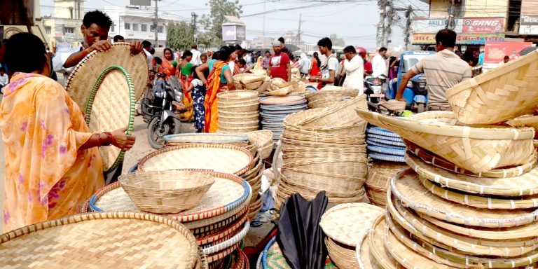 तामा, पित्तलको सामानले गर्दा छठमा बाँसको दौरा सुपलीको प्रयोगमा कमि