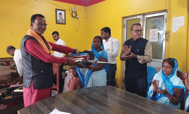पोखरिया नगरपालीकाद्वारा महिला स्वयम् सेविकाहरुलाई सम्मान