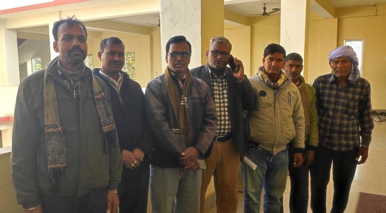 समुचित ढंगले मल वितरण गर्न माग गर्दै ज्ञापन