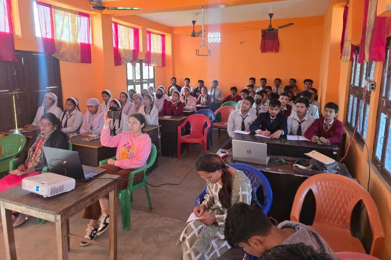 वीरगञ्जका विद्यालयमा सुरक्षित गर्भपतन र प्रजनन स्वास्थ्यसम्बन्धी अभिमुखीकरण सुरु