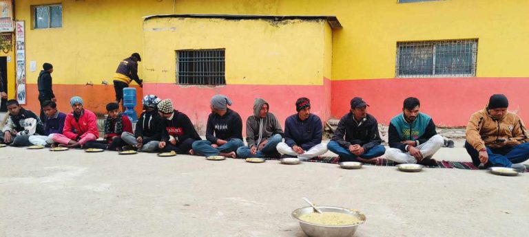 हिन्दु स्वयंसेवक संघद्वारा सामुहिक खिचडी कार्यक्रम