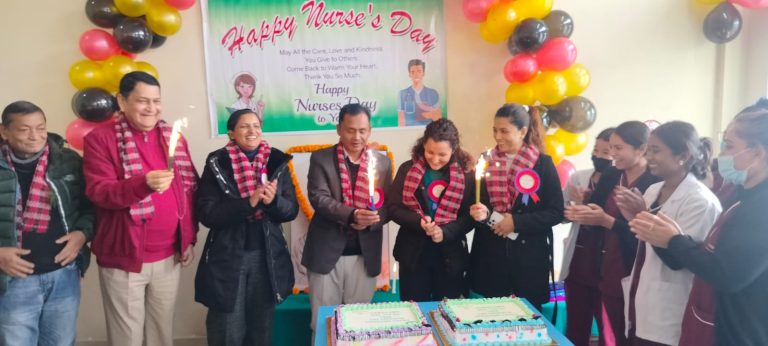 नेशनल मेडिकल कलेजले नर्सिङ दिवस मनायाे