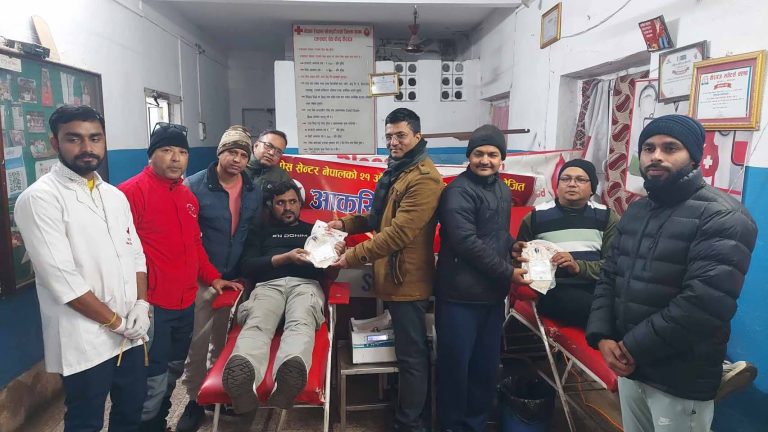 प्रेस सेन्टरकाे स्थापना दिवसमा रक्तदान र प्रभातफेरी