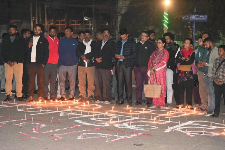 वाईसिएलले वीरगंजमा दिप प्रज्वलन गरेर जनयुद्ध दिवस मनायो