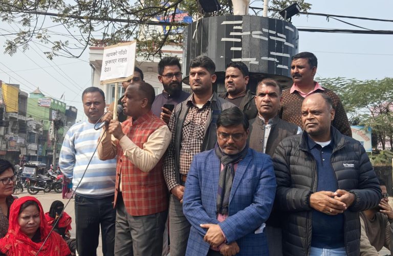 नारायणी अस्पताल निर्माणका लागि आम नागरिक समाजकाे दबाब र्‍याली