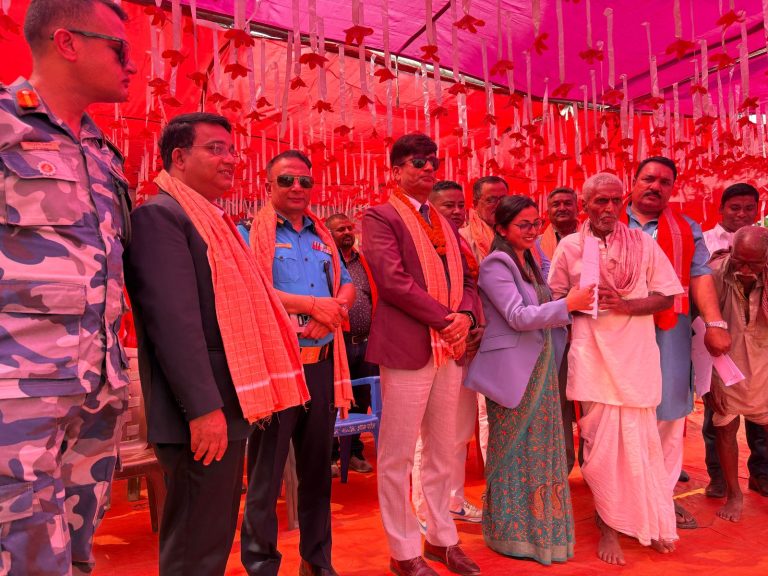 पर्सागढीको एकटांगामा २३९ जनालाई निस्सा बितरण