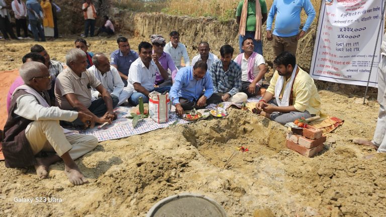 कालिकामाईकाे भेडिहारीमा गाउँपालिका अध्यक्ष गुप्ताद्वारा विद्यालय भवनको शिलान्यास