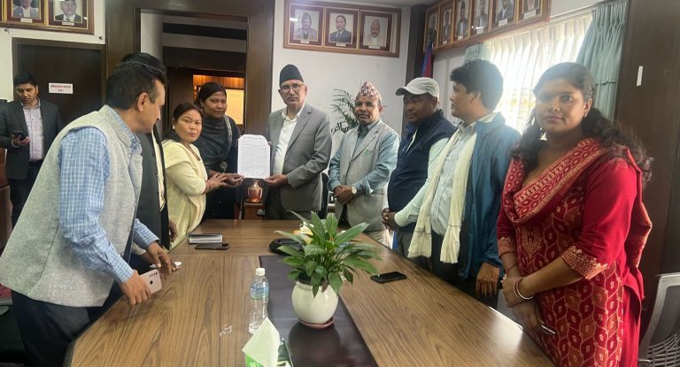 मुक्त हरवाचरवाकाे समस्या सम्बोधन गर्न सरकार प्रतिबद्ध छ : अर्थ मन्त्री पौडेल