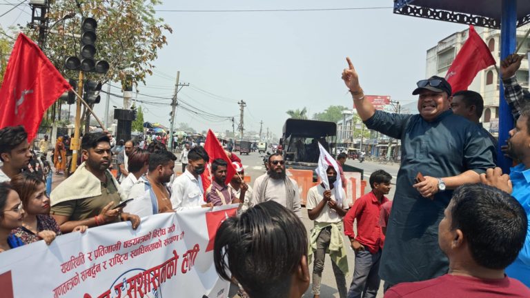 भ्रष्टाचार विरुद्ध र सुशासनकाे लागि वीरगंजमा युवा संघकाे विराेध र्‍याली