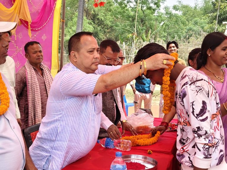 जसपाकाे पार्टी प्रबेश कार्यक्रम सम्पन्न, डेढ सय जनालाई मेयर सिंहले गराए प्रबेश