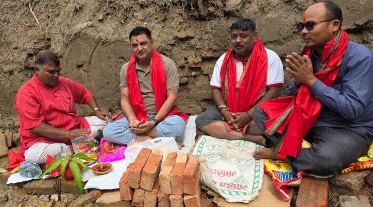 वडाअध्यक्ष चौरसियाले गरे आदर्श थारु छात्राबासको ४ कोठे भवनको शिलान्यास