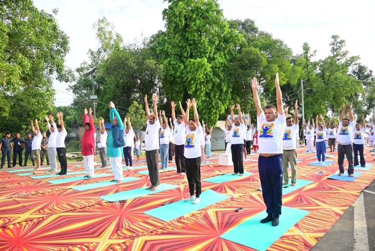 वीरगंजमा ११औं अन्तर्राष्ट्रिय योग दिवस भव्य रूपमा सम्पन्न, मुख्यमन्त्री सिंहको सहभागिता