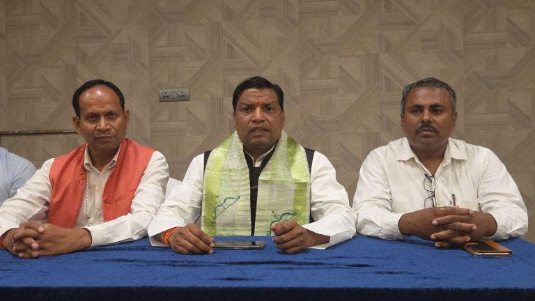 १०८ शक्तिपीठमा जल चढाउने संकल्पसहित मन्त्री साहु वीरगंजमा