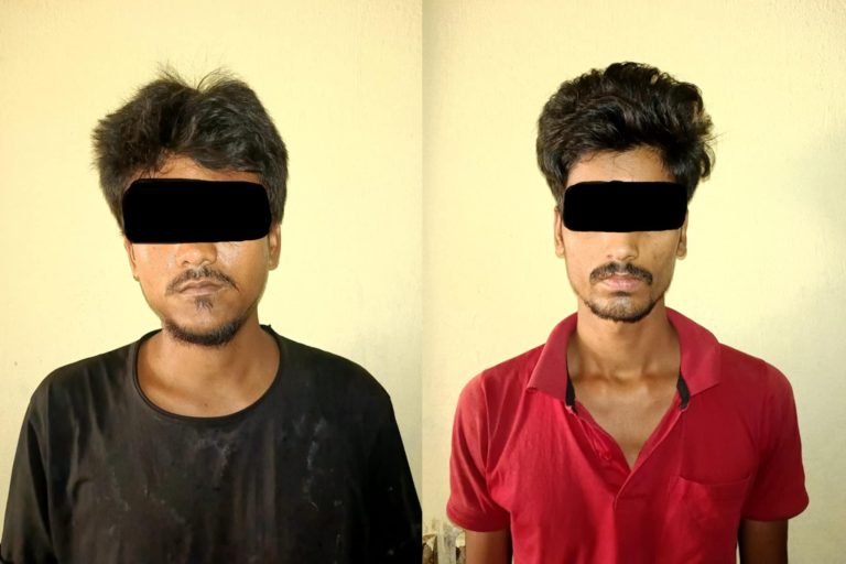चोरीको मोटरसाईकल सहित २ जना पक्राउ