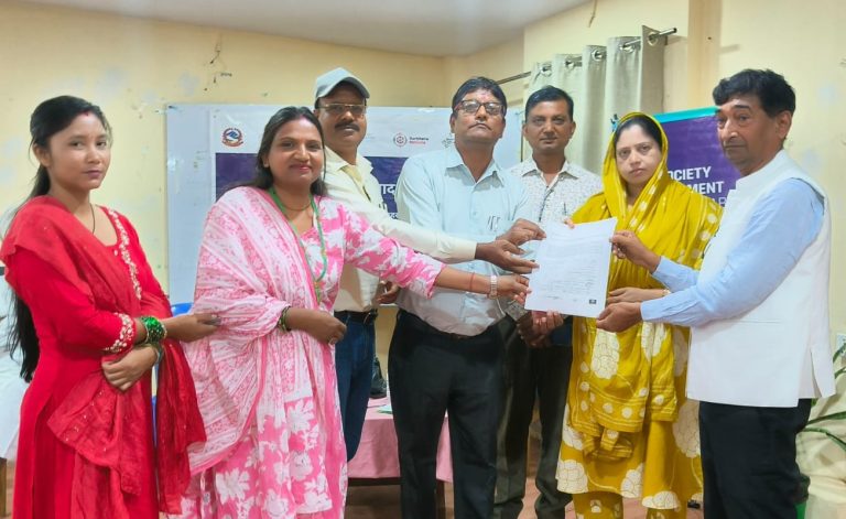 कलैया उपमहानगरपालिकालाई शिक्षा सुधारका लागि सुझावपत्र हस्तान्तरण