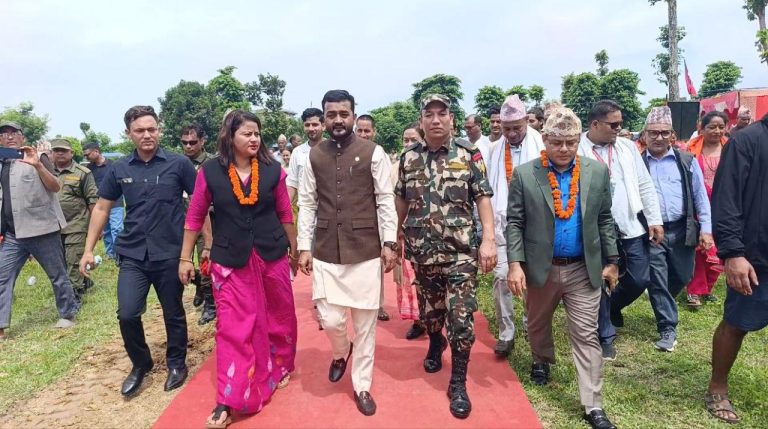 जनतासँग काँधमा काँध मिलाएर सरकार अघि बढ्छ : मन्त्री प्रदिप यादव