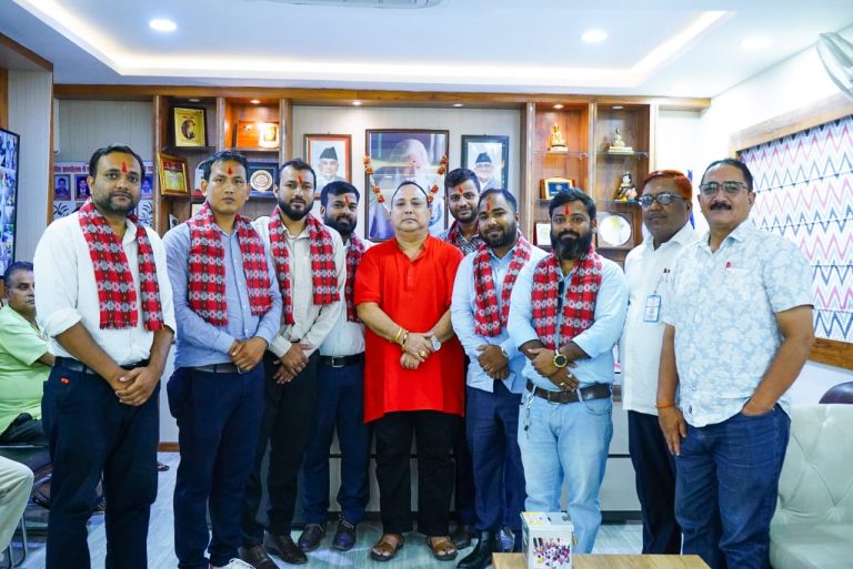 नेपाल इञ्जिनियर्स एसोसिएसन वीरगंज केन्द्रका नवनिर्वाचित पदाधिकारीलाई महानगरको सम्मान