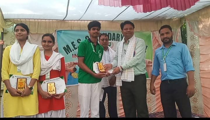 एमइएस बोर्डिङ स्कुलमा विद्यार्थी सपथग्रहण तथा ब्याच वितरण समारोह सम्पन्न
