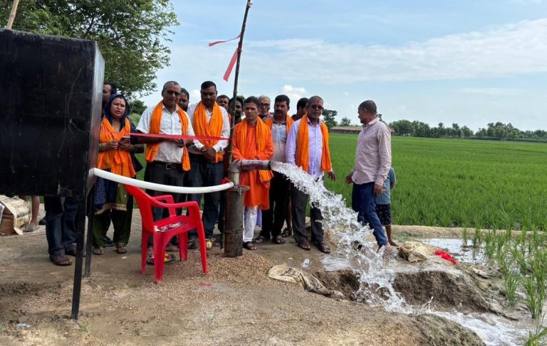बिन्दवासिनी–३ झौवामा पावरड्रिल बोरिङ जडान, किसान हर्षित